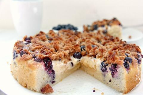 blueberry crumb cake